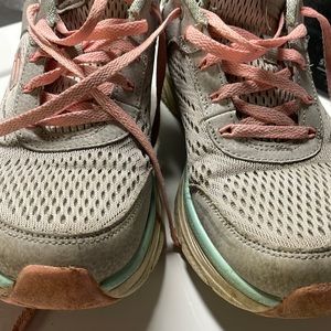 Skechers ladies sneakers. Size 8